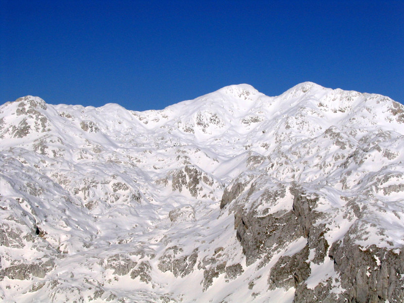 Z Debelega vrha
Zimski razgledi proti Hribaricam.
Ključne besede: debeli vrh hribarice
