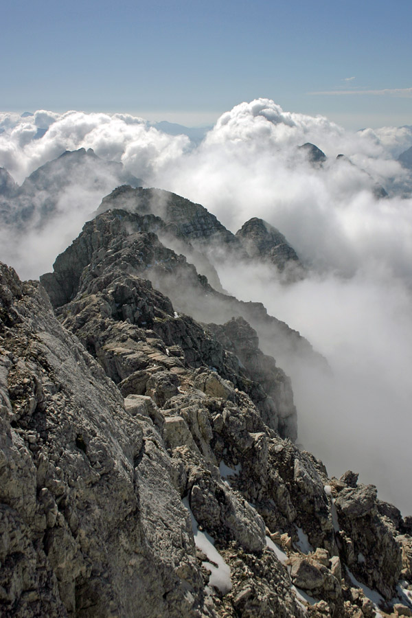 Na grebenu II.
Greben proti vrhu Montaža.
Ključne besede: greben montaž špik nad policami