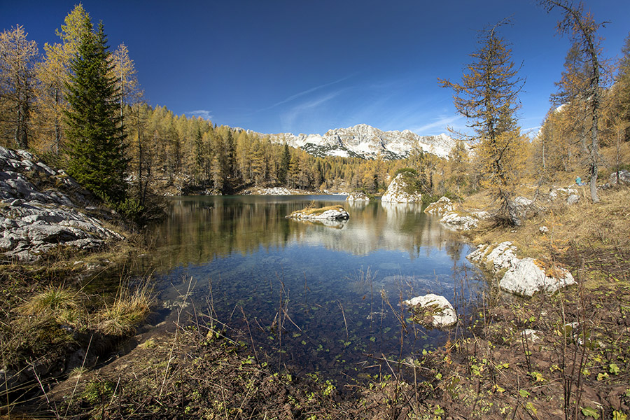 Dvojno jezero 
Dvojno jezero.
Ključne besede: dolina triglavskih jezer 7j dvojno jezero