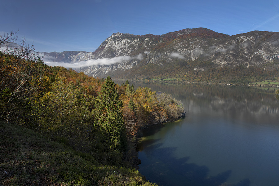 Bohinjsko jezero
Bohinjsko jezero.
Ključne besede: bohinjsko jezero bohinj