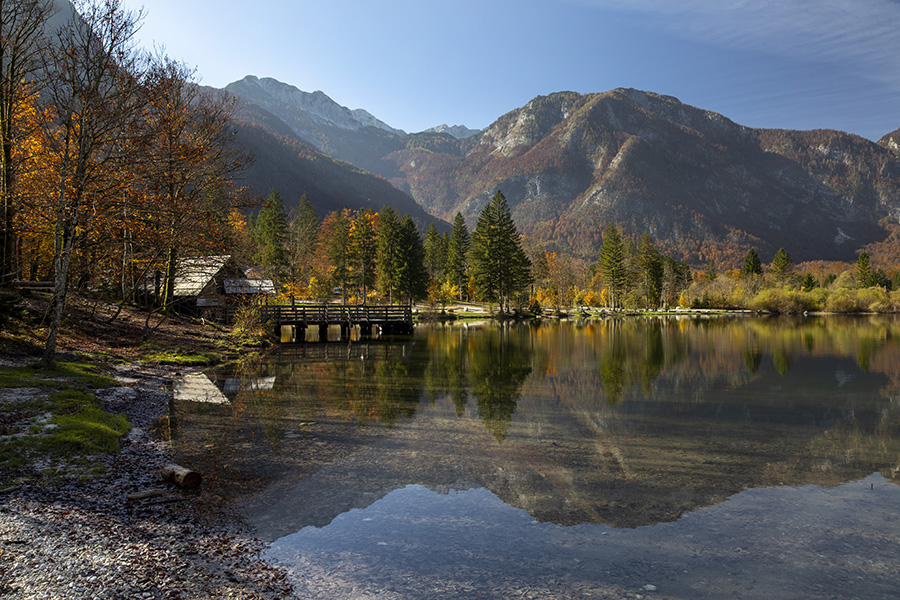 Čolnarna
Čolnarna ob Bohinjskem jezeru.
Ključne besede: bohinjsko jezero čolnarna ukanc