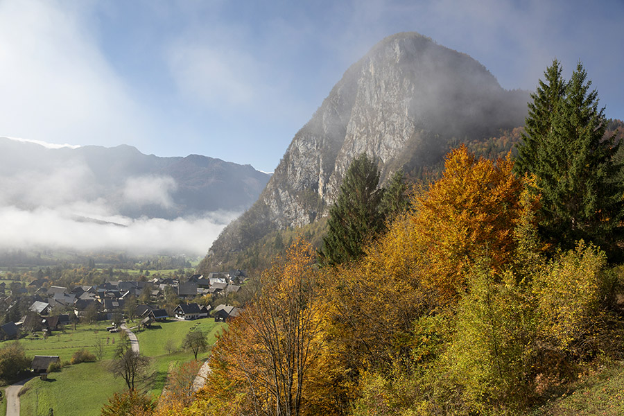 Studor
Studor v meglicah.
Ključne besede: studor bohinj