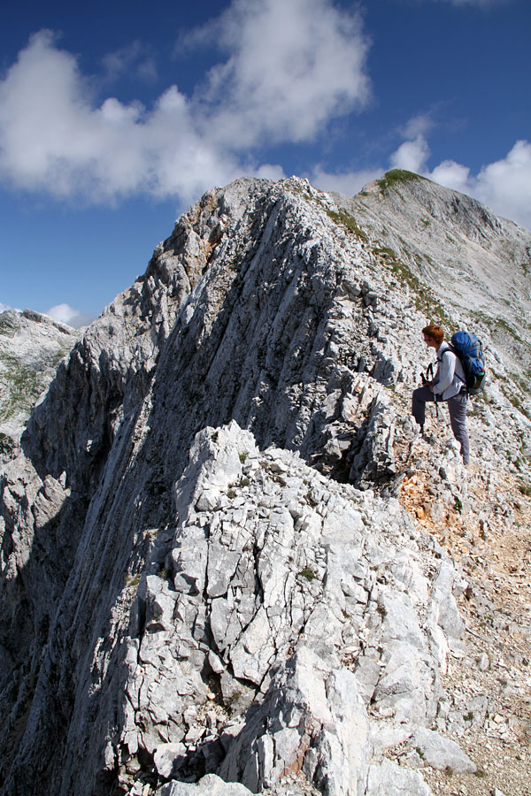 Nad prepadom
Prepadne stene gora nad dolino Triglavskih jezer.
Ključne besede: triglavska jezera sedmera zelnarica