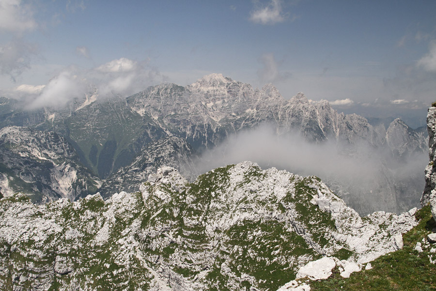 Z Rombona
Pravzaprav je tole še pod Rombonom. Viševa skupina in Špiki.
Ključne besede: rombon viš špiki