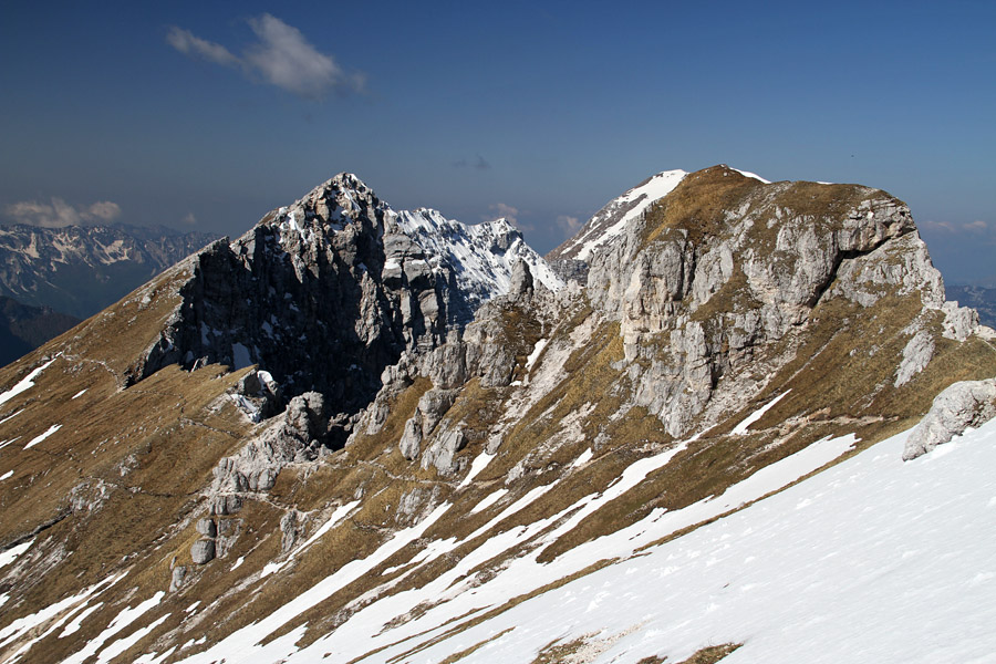 Curtissons in Zabuš
Curtissons in Zabuš s sedla Vrh Strmali pod Montažem.
Ključne besede: curtissons zabus zabuš vrh strmali forca dei disteis