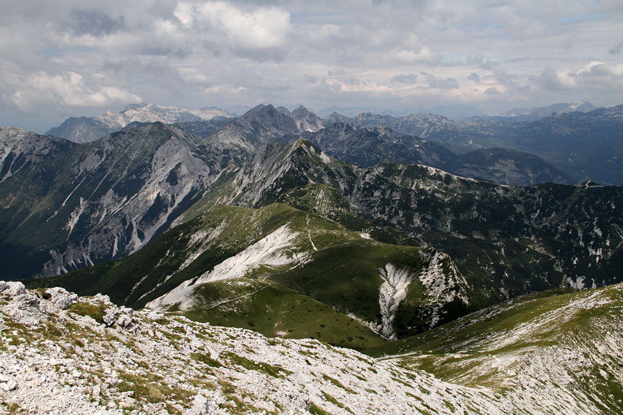 Z Rodice
Tik pod vrhom Rodice. Razgled proti zahodu.
Ključne besede: rodica