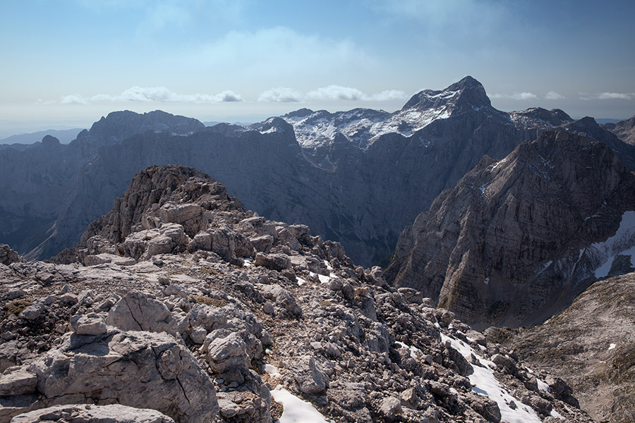 Z Dolkove špice
Pogled na zasneženi Triglav.
Ključne besede: dolkova špica triglav