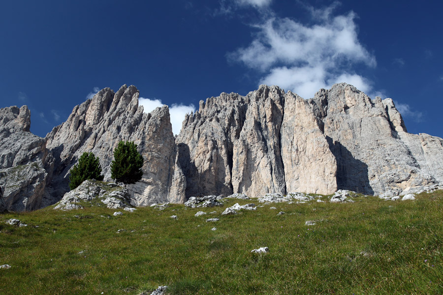 Vrhovi I.
S poti med kočo Rif. Sasso Piatto proti sedlu Passo Sella. Del skupine Il Dente in Pta. Grohman.
Ključne besede: rif. sasso piatto  passo sella il dente in pta. grohman