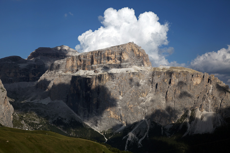 Piz Boe II.
Pogled na Piz Boe s sedla Passo Sella.
Ključne besede: piz boe passo sella