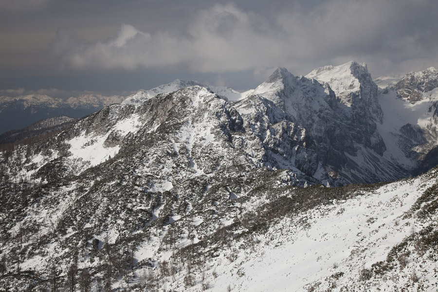 Gore nad Pokljuko II.
Pod Brdom. Lipanski vrh, Viševnik, Mali in Veliki Draški vrh, Tosc, in Vernar.
Ključne besede: brdo lipanski vrh viševnik mali veliki draški vrh tosc vernar