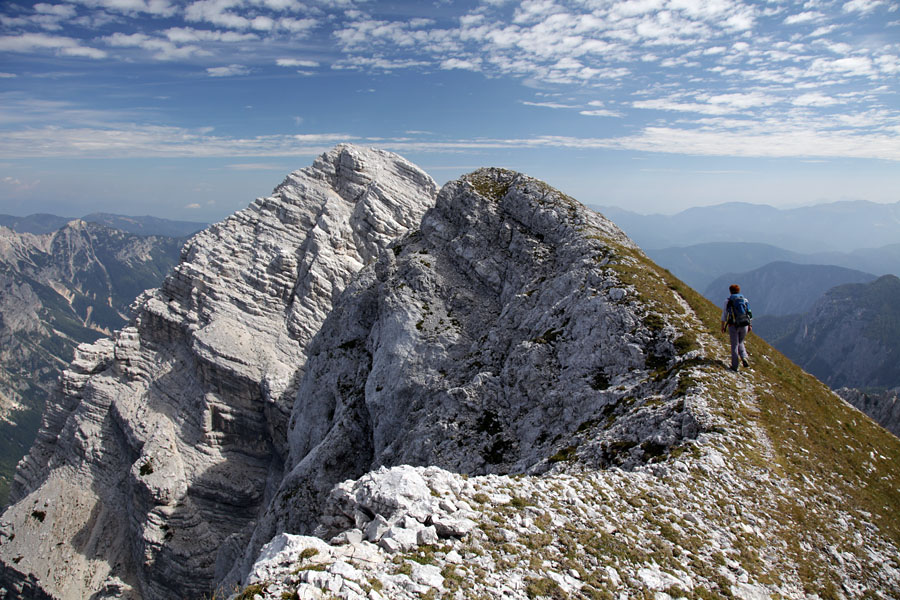 Rjavčeve glave
Na poti na Cmir prečimo Rjavčeve glave.
Ključne besede: rjavčeve glave cmir