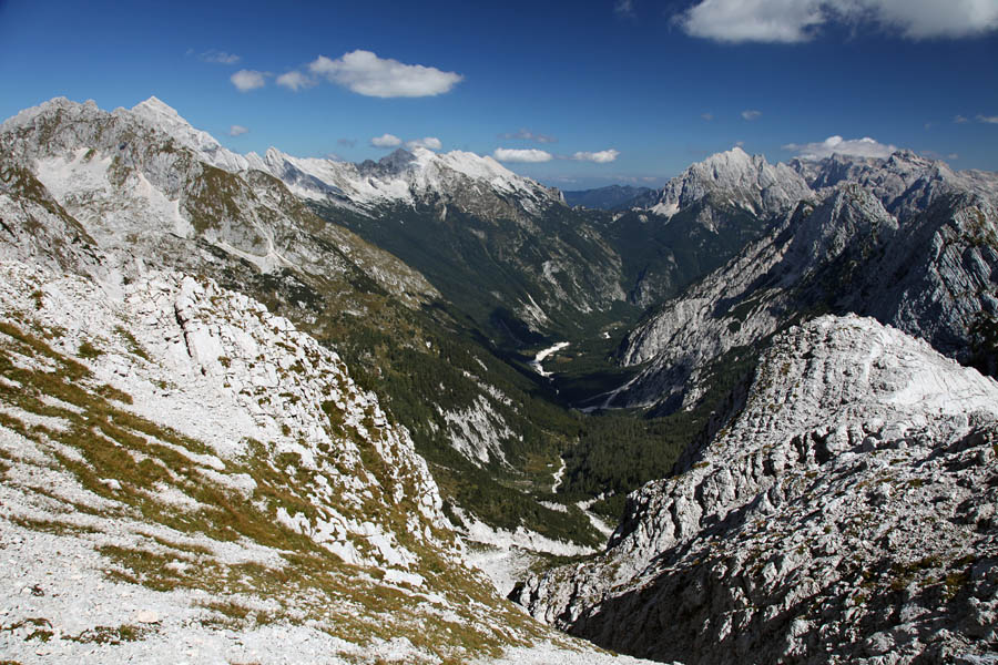 Nad Zadnjo Trento
Pot iz Zadnje Trente, preko planine Zapotok, proti sedlu Kanja.
Ključne besede: zadnja trenta planina zapotok sedlo kanja