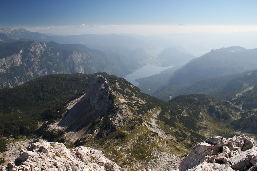 Jezero s Podrte gore
Bohinjsko jezero s Podrte gore. Hrib spredaj je Mohor.
Ključne besede: podrta gora bohinjsko jezero mohor