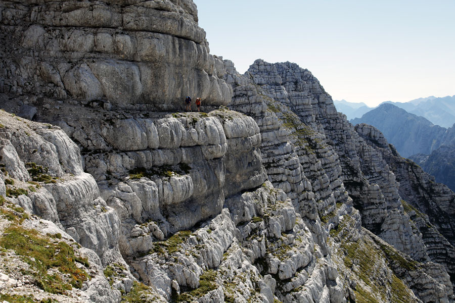 Pot Ceria Merlone VII.
Sistem čudovitih skalnih polic na poti Ceria merlone. Med Špico v Planji in škrbino Forca de la Val.
Ključne besede: pot ceria merlone forca de la val škrbina