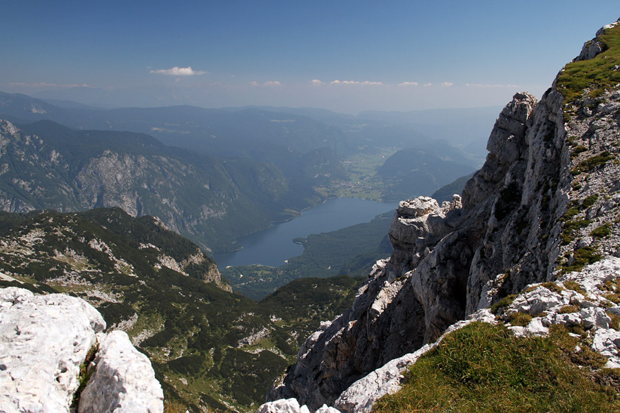 Jezero z Vrha Konte
Z Vrha Konte se vidi skoraj celotno Bohinjsko jezero.
Ključne besede: vrh konte bohinjsko jezero