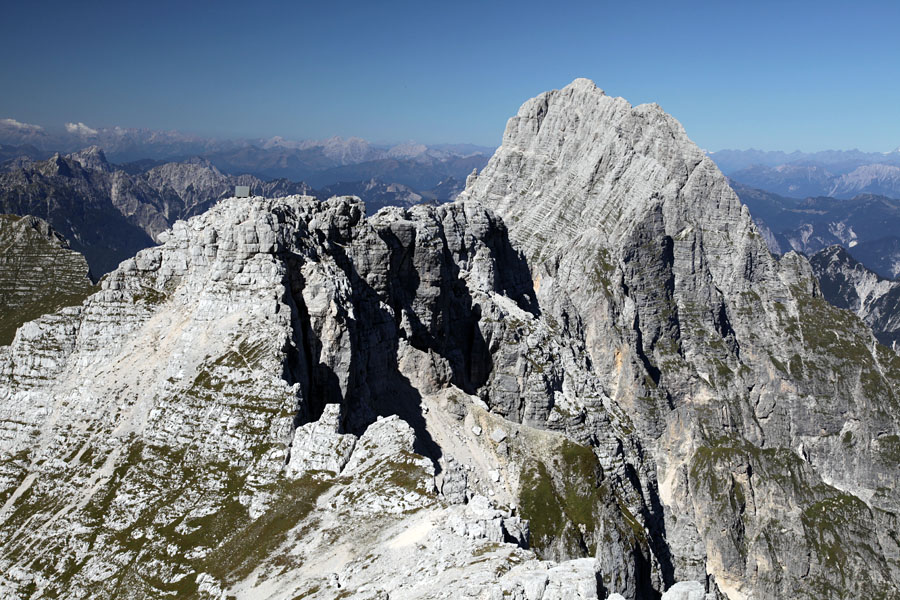 S Špika nad Špranjo IV.
Špik nad Nosom in Montaž s Špika nad Špranjo.
Ključne besede: pot ceria merlone špik nad šranjo nosom montaž