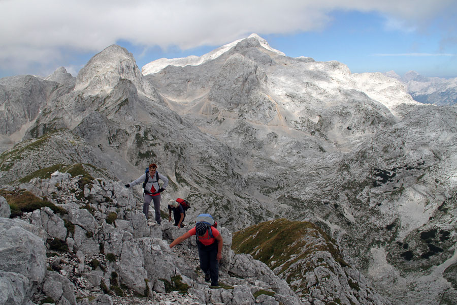 Po grebenu na Mišelj vrh II.
Proti vrhu Mišelj vrha.
Ključne besede: mišelj vrh mišeljski konec kanjavec