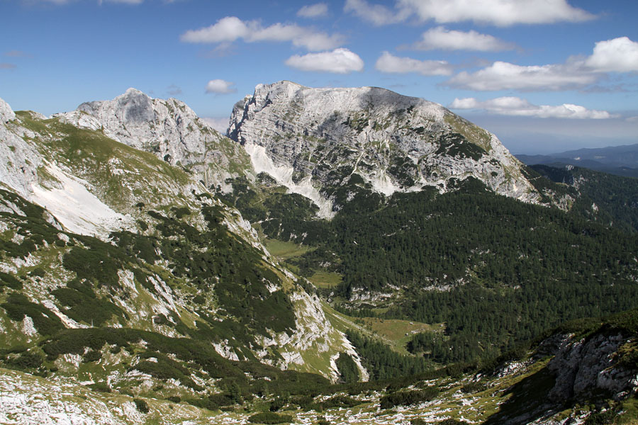 Vernar in Tosc
U Mišeljske doline. Malo polje, Vernar in Tosc.
Ključne besede: mišeljska dolina malo polje vernar tosc