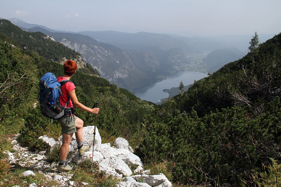 Nad jezerom
Nad Bohinjskim jezerom proti planini Za Migovcem.
Ključne besede: planina za migovcem bohinjsko jezero