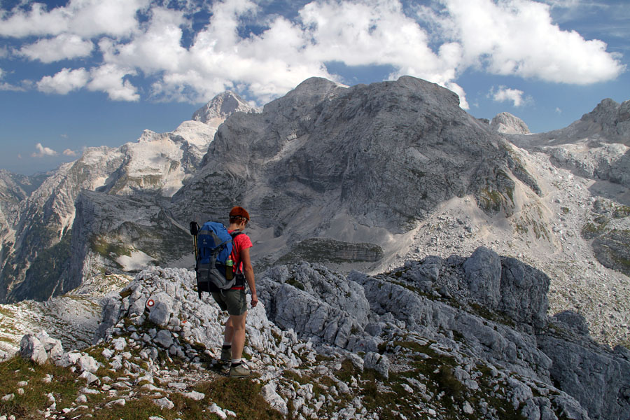 Z Malega špičja
Z Malega špičje proti Prehodavcem. Triglav in Poprovec.
Ključne besede: veliko malo lepo špičje triglav poprovec