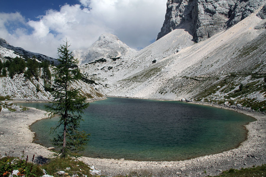 Ledvička
Jezero Ledvička.
Ključne besede: lepo veliko malo špičje  jezero ledvička dolina triglavskih jezer