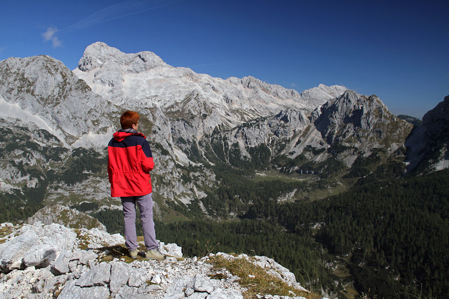 Razgledi, razgledi ...
Triglav in Velo polje. Z Jezerskega Stoga.
Ključne besede: jezerski stog triglav velo polje vernar