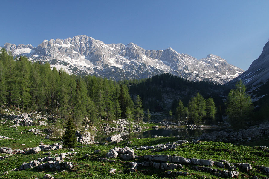 Jutro na Dvojnem jezeru II.
Jutro na Dvojnem jezeru.
Ključne besede: dvojno jezero triglavska sedmera jezera 7j lepo špičje