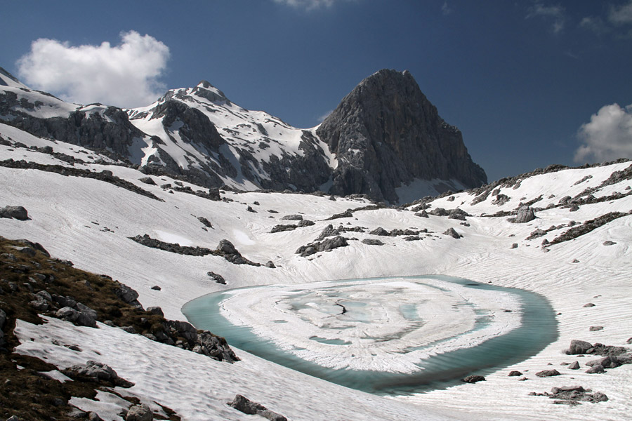 Rjavo jezero z Zelnarico
Rjavo jezero, Zadnji Vogel in Velika Zelnarica.
Ključne besede: rjavo jezero triglavska sedmera jezera 7j zadnji vogel velika zelnarica