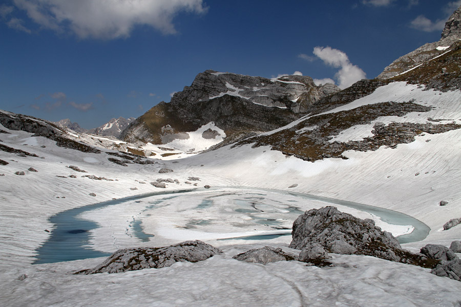 Jezero z Vršacem
Rjavo jezero in Vodnikov Vršac.
Ključne besede: rjavo jezero sedmera triglavska jezera 7j vodnikov vršac