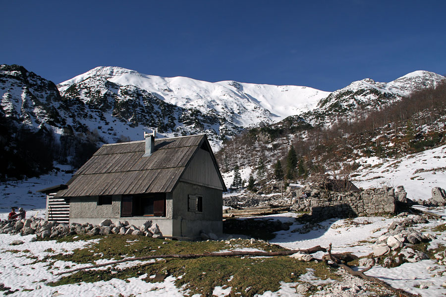 Na Suhi II.
Stan na planini Suha.
Ključne besede: planina suha