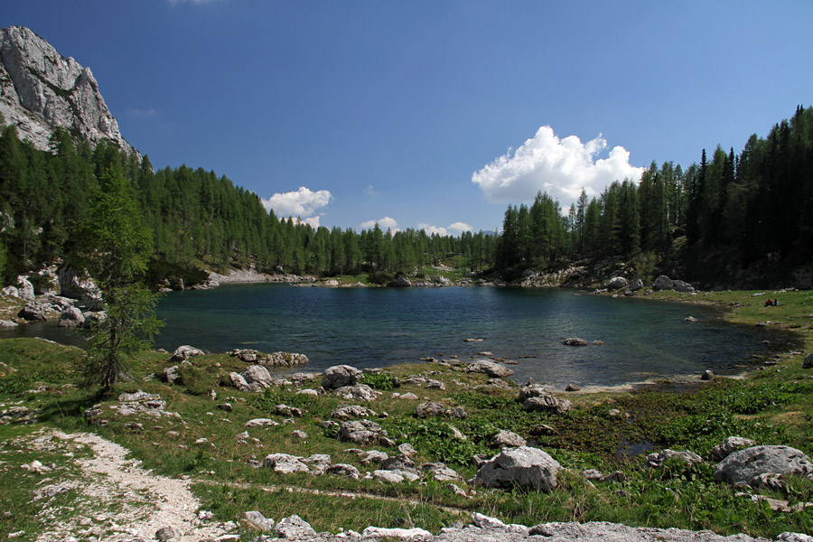 Dvojno jezero I.
Izpred koče pri Triglavskih jezerih.
Ključne besede: sedmera triglavska jezera dvojno jezero 7j