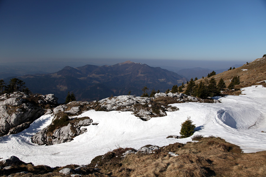 Na Ratitovec I.
Greben med Soriško planino in Altemaverjem.
Ključne besede: altemaver soriška planina ratitovec