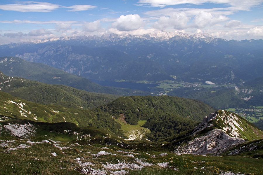 Pogled v Bohinj
Pogled na Bohinjsko jezero s Konjskega vrha.
Ključne besede: konjski vrh bohinj