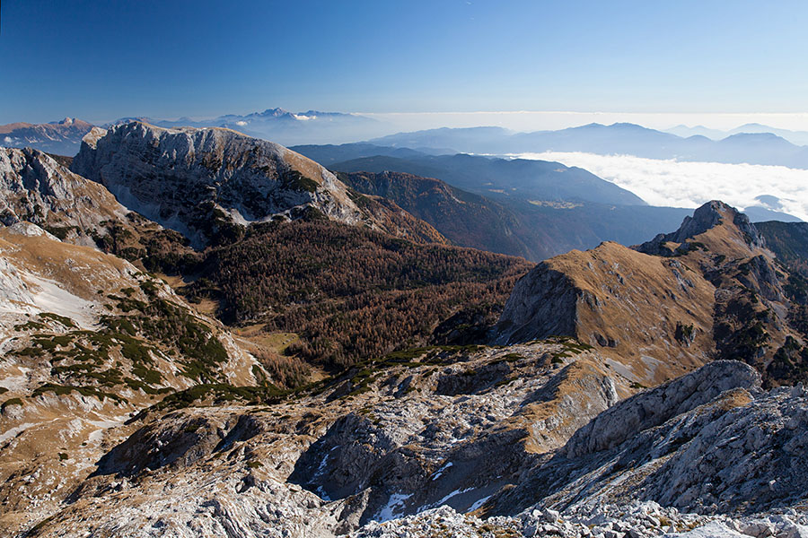 S Škednjovca
Pogled na planino pod Mišelj vrhom, Tosc ter Prevalski in Jezerski Stog.
Ključne besede: škednjovec planina pod mišelj vrhom prevalski jezerski stog tosc