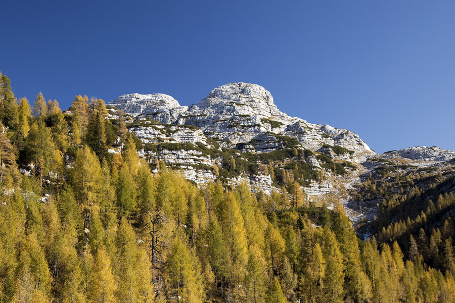 Proti Kalu III.
Kal s poti Velika vrata - Planina Za Skalo.
Ključne besede: kal