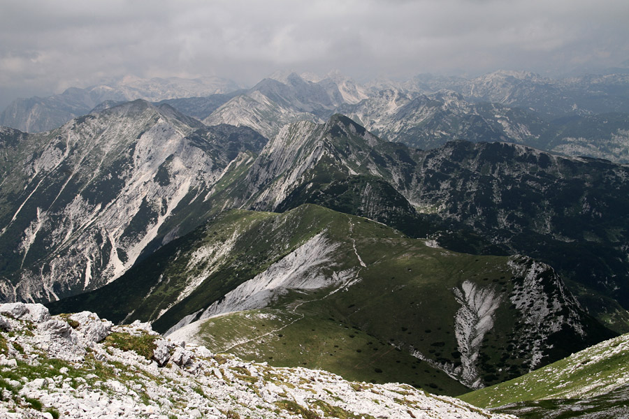 Pogled z Rodice
Proti Zahodu: Šija, Vogel, Podrta gora itd ...
Ključne besede: rodica šija vogel podrta gora